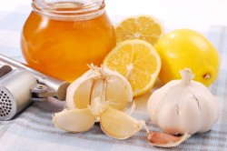 Чеснок, мед и лимон для лечения сенокардии