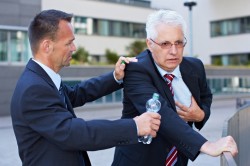 Боль в сердце - симптом ПМК